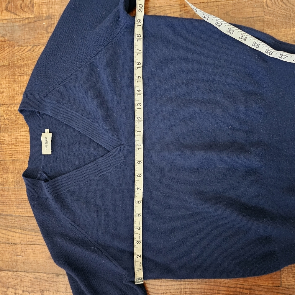 The Reset R Label 100% Wool Navy Blue V-Neck Preppy Oversized Sweater Sz XS- M - Picture 5 of 9